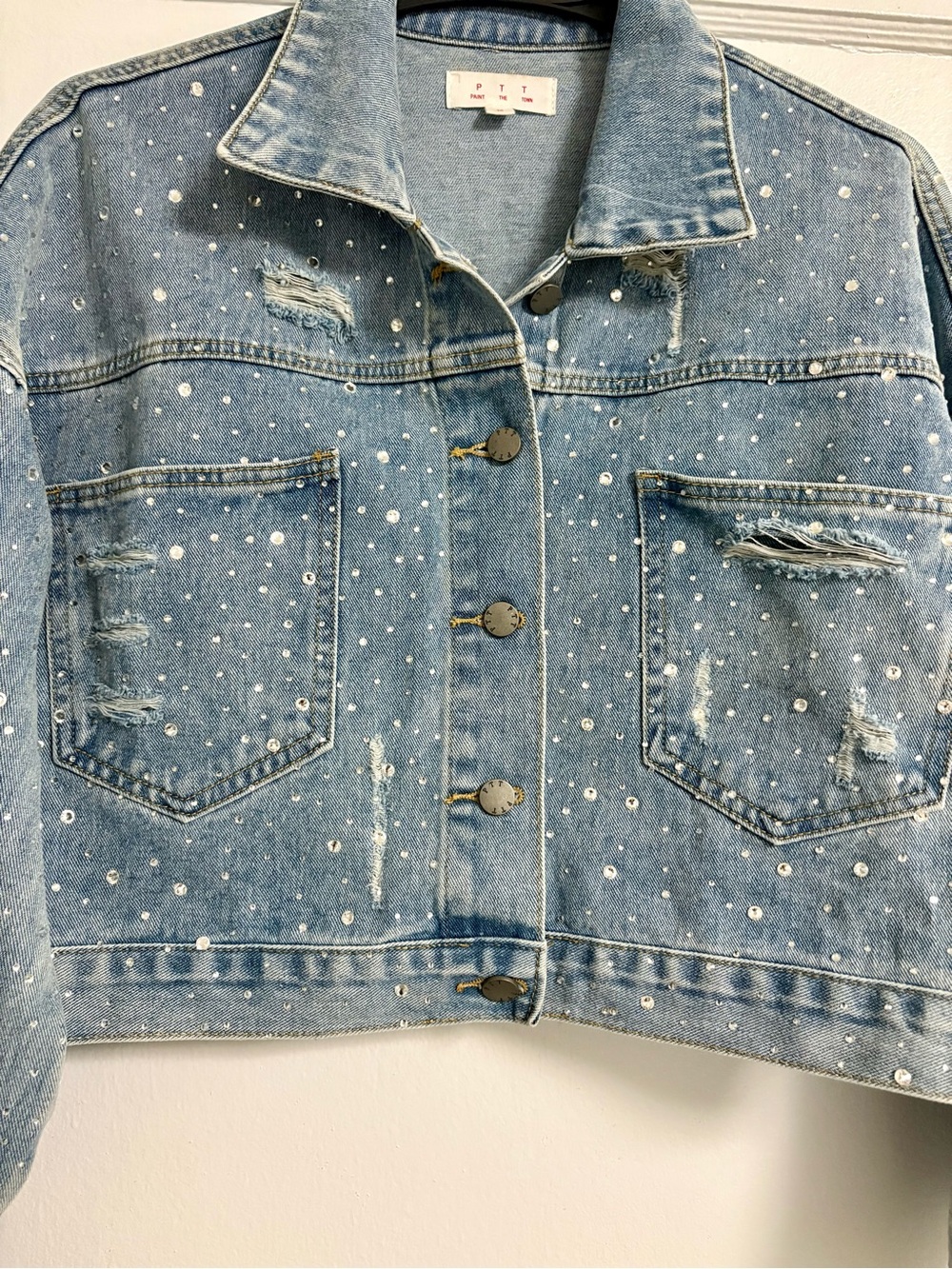 Cropped boyfriend distressed denim jacket scattered rhinestones Size Medium